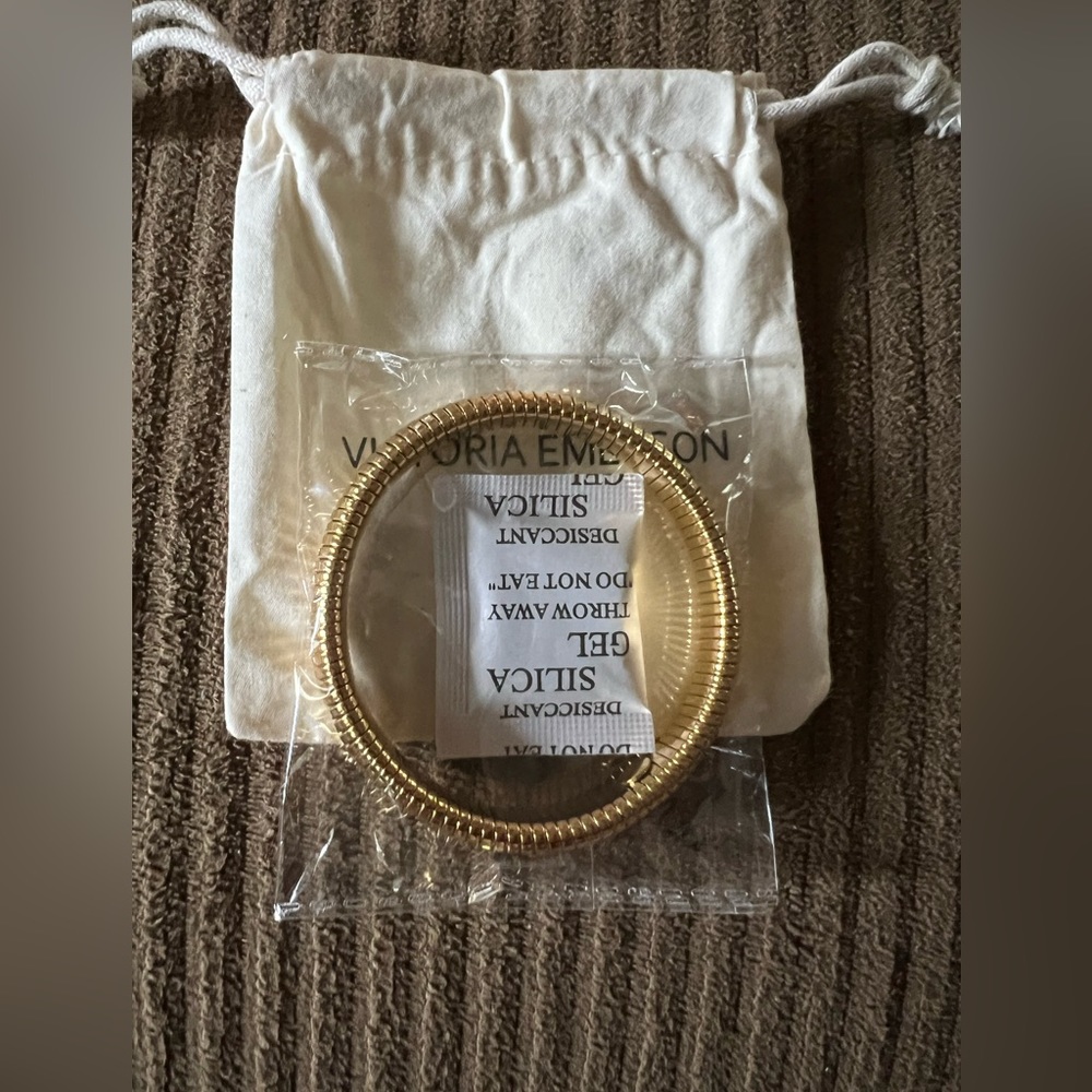 Victoria Emerson Gold Cobra Bracelet new in packaging - Picture 3 of 3